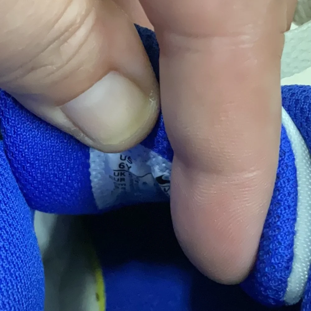 EUC Boys nike air max sneakers - Picture 6 of 6